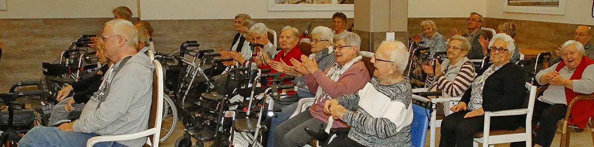Begeisterte Zuhörer in der Nobilis Seniorenresidenz Troisdorf