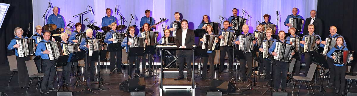 Das Akkordeonorchester Müllekoven von 1960, (c) Photoshop Schallenberg
