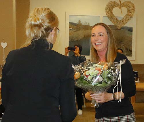 Blumen für Sponsorin Agatha Warwas